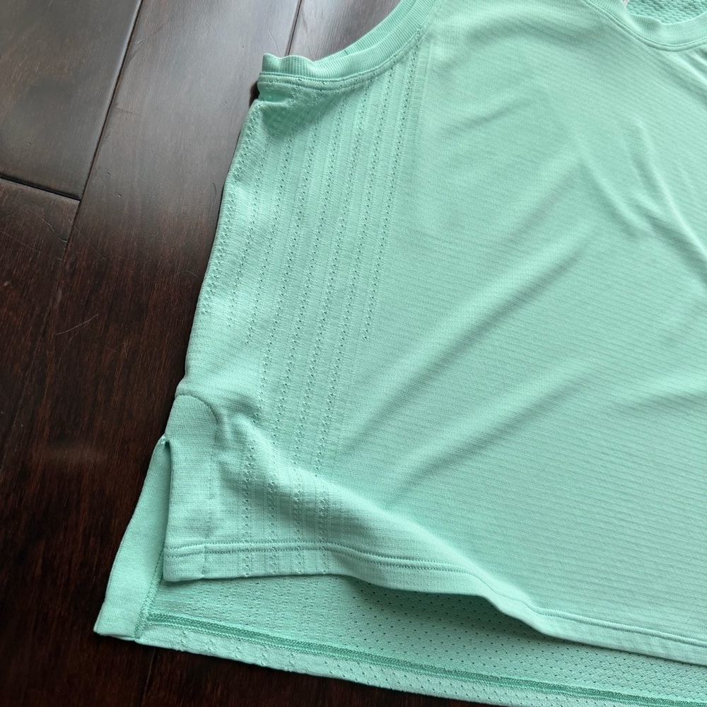 Lululemon Train to Be Tank Top, Size 6, Wild Mint, Workout Gym Activewear - Picture 2 of 5